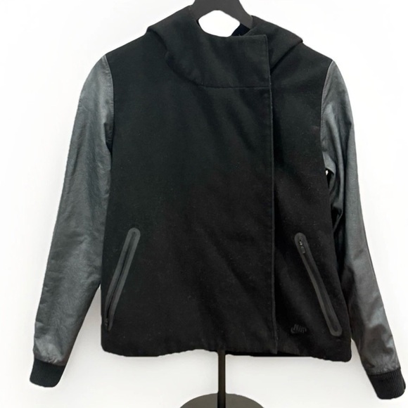 NIke Destroyer Leather Sleeves Wool Jacket Black MSP $450 Size Medium
Women's - Picture 1 of 10